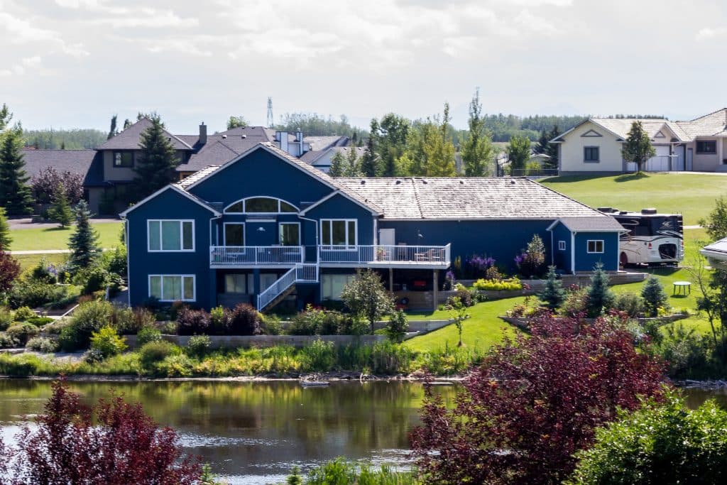 A freshly painted exterior from Mountianview Painters