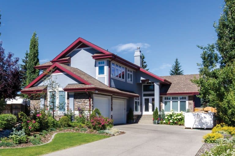 A freshly painted exterior from Mountianview Painters