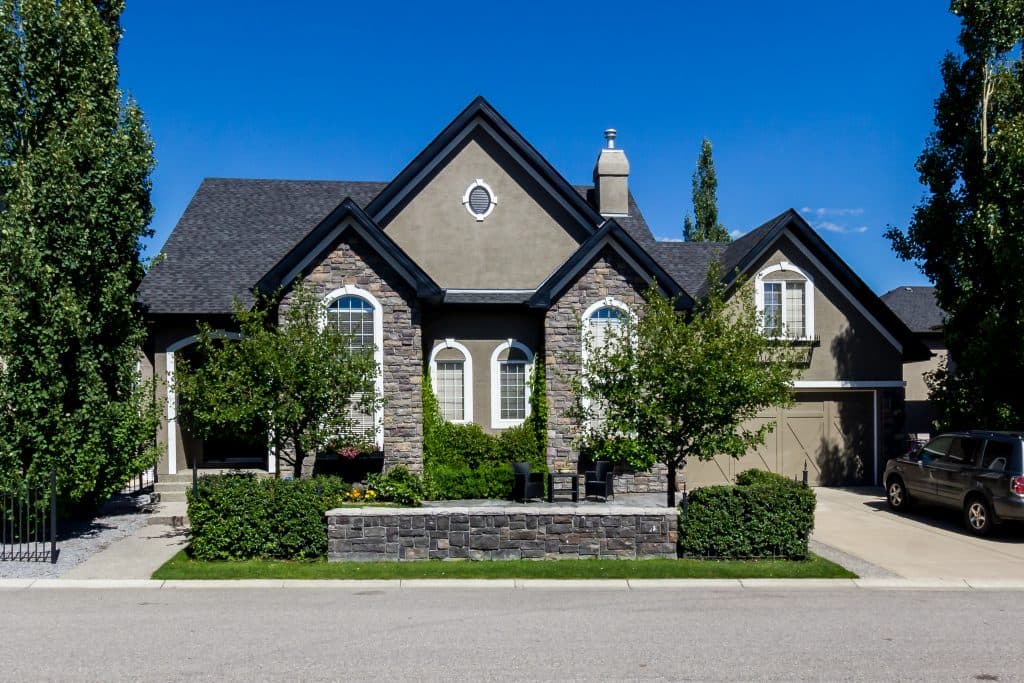 A freshly painted exterior from Mountianview Painters