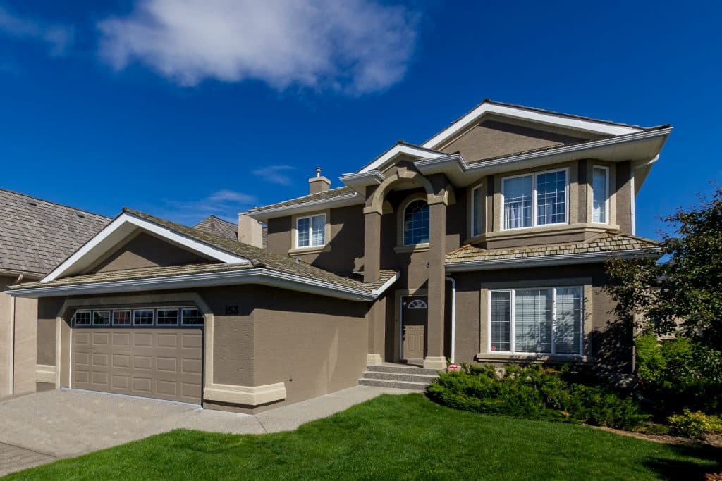 A freshly painted exterior from Mountianview Painters