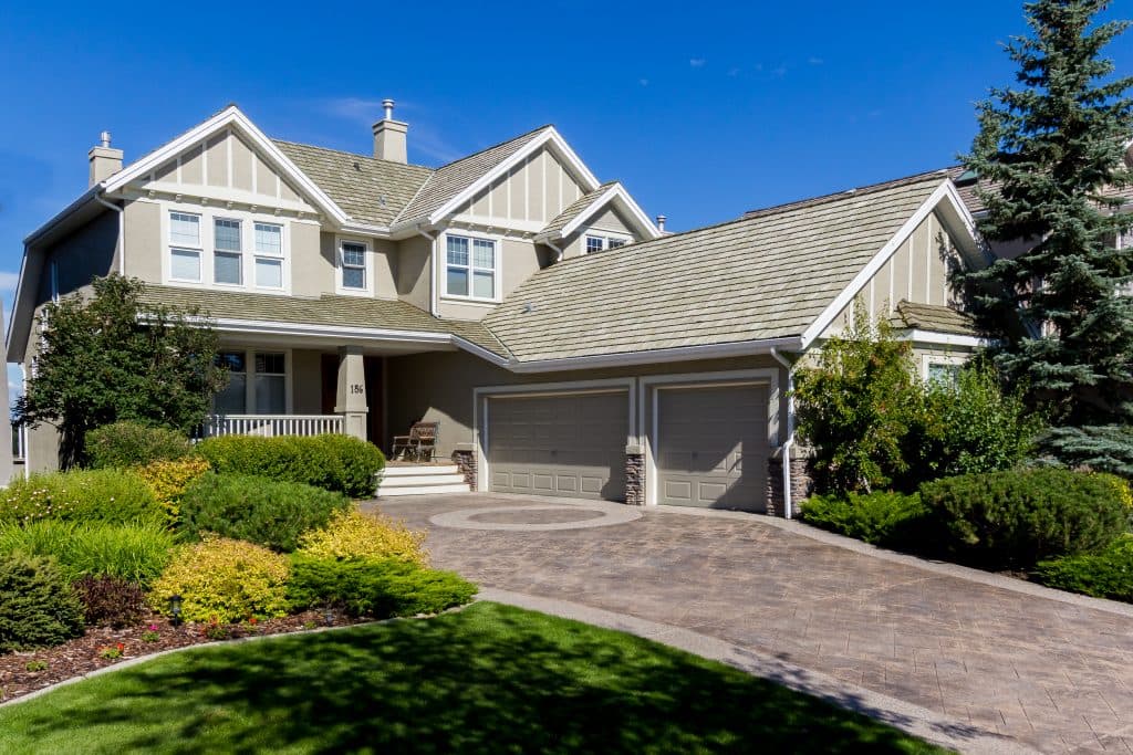 A freshly painted exterior from Mountianview Painters