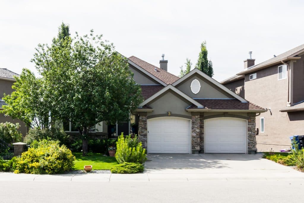 A freshly painted exterior from Mountianview Painters