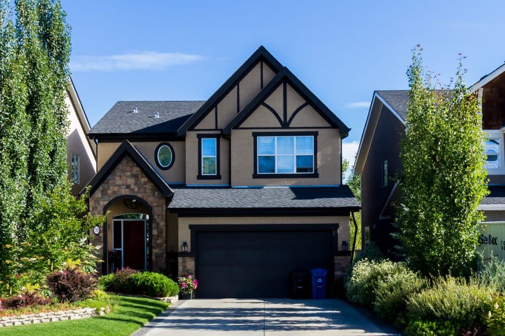 A freshly painted exterior from Mountianview Painters