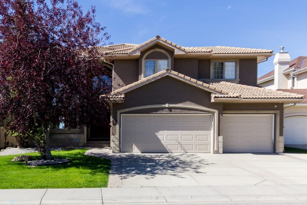 A freshly painted exterior from Mountianview Painters