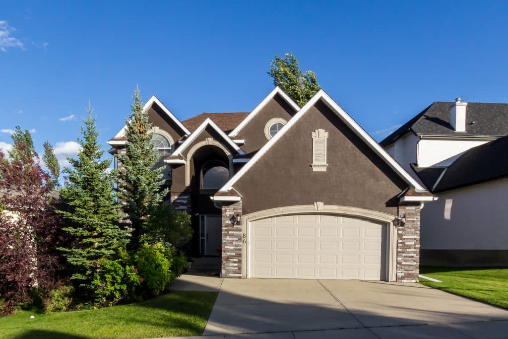 A freshly painted exterior from Mountianview Painters