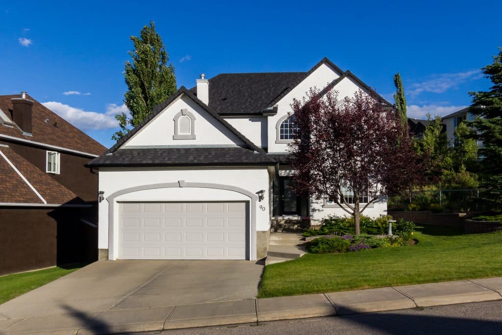 A freshly painted exterior from Mountianview Painters