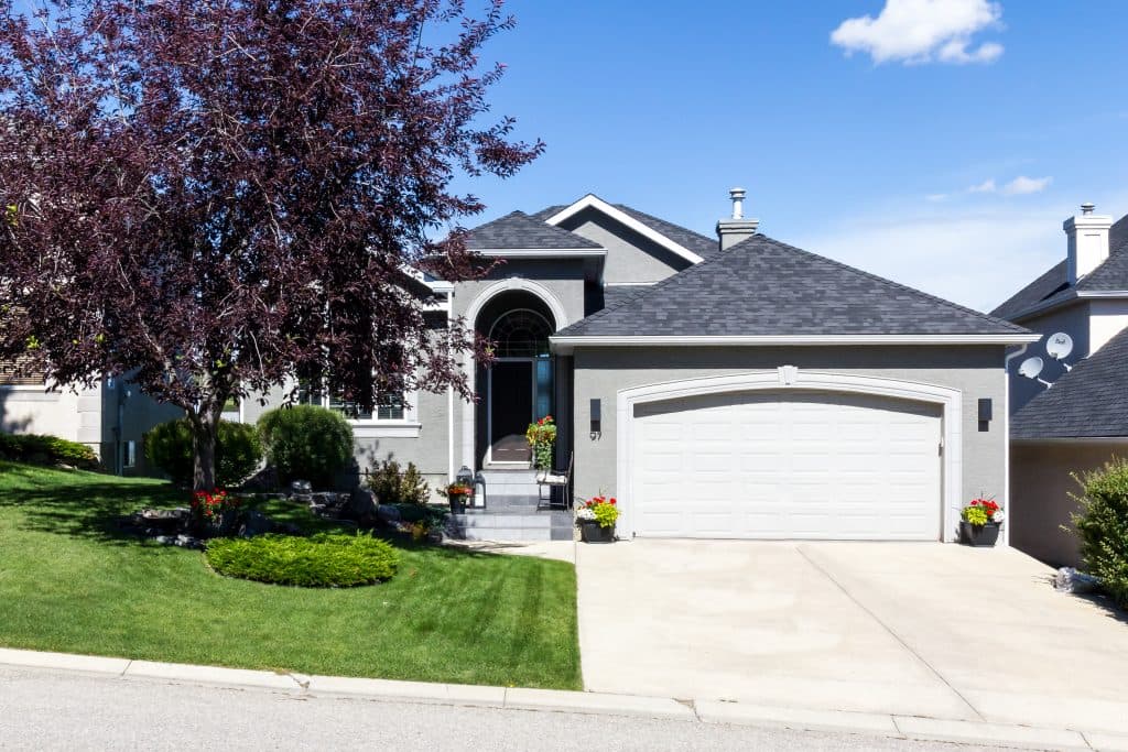 A freshly painted exterior from Mountianview Painters