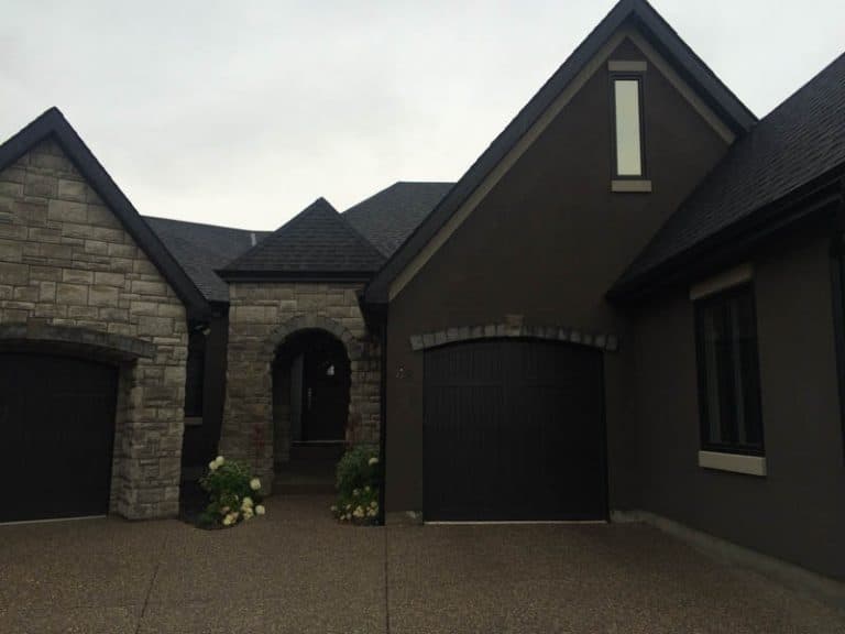 A freshly painted exterior from Mountianview Painters