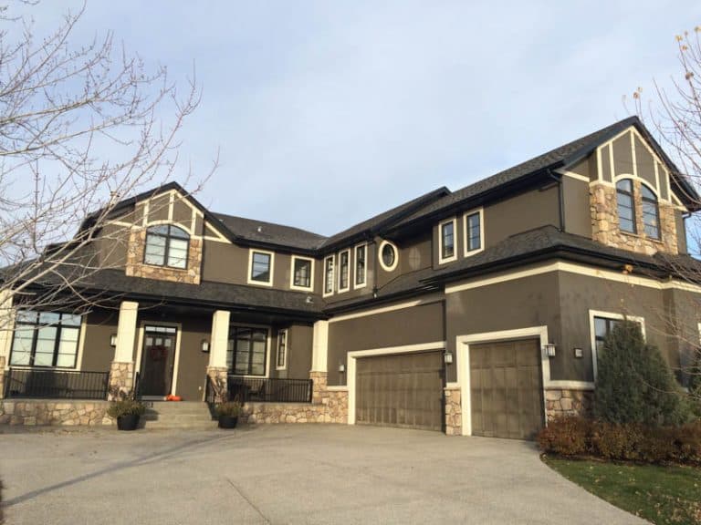 A freshly painted exterior from Mountianview Painters