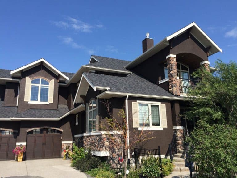 A freshly painted exterior from Mountianview Painters