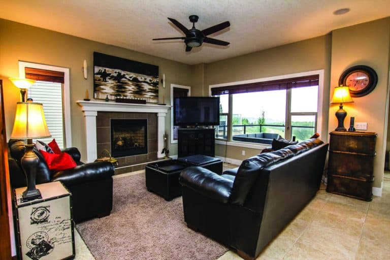 A freshly painted exterior from Mountianview Painters