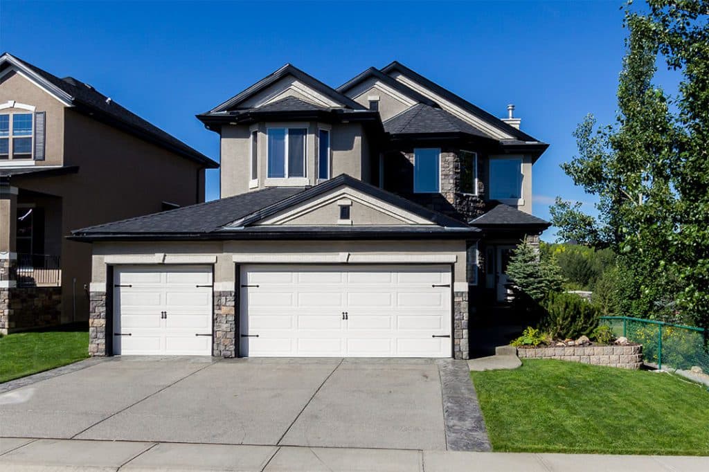 A freshly painted exterior from Mountianview Painters