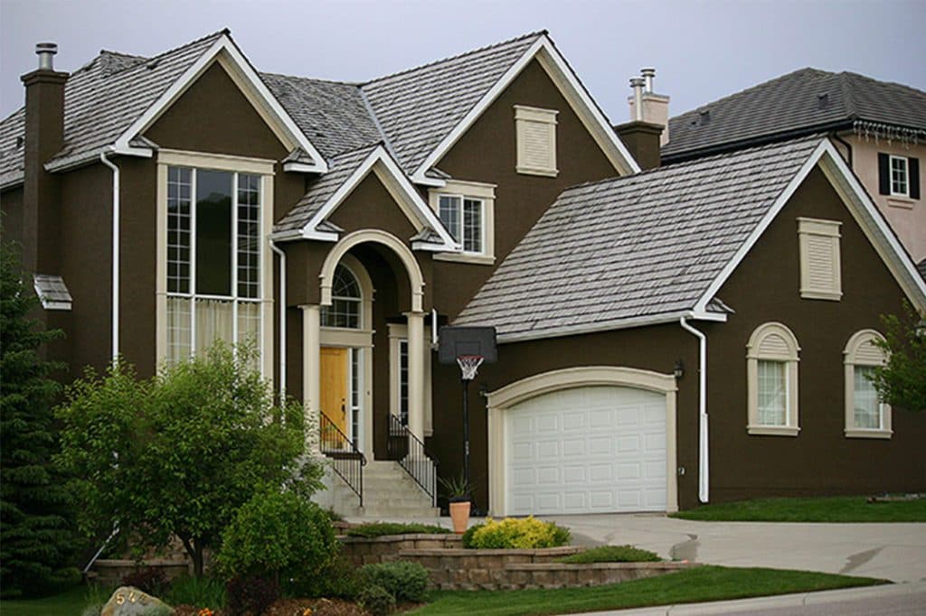 A freshly painted exterior from Mountianview Painters