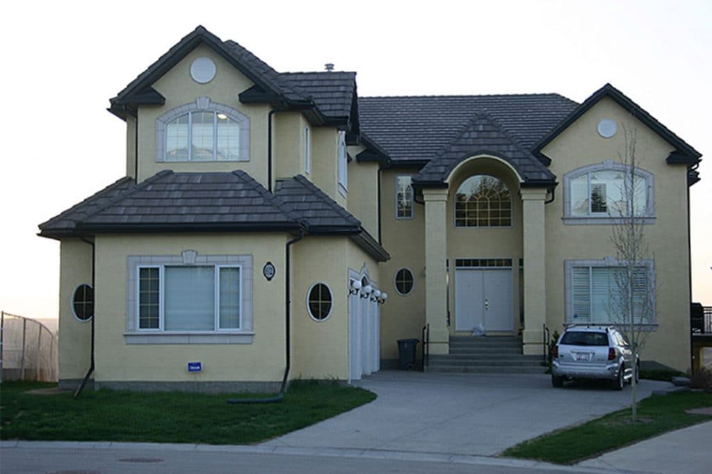 A freshly painted exterior from Mountianview Painters