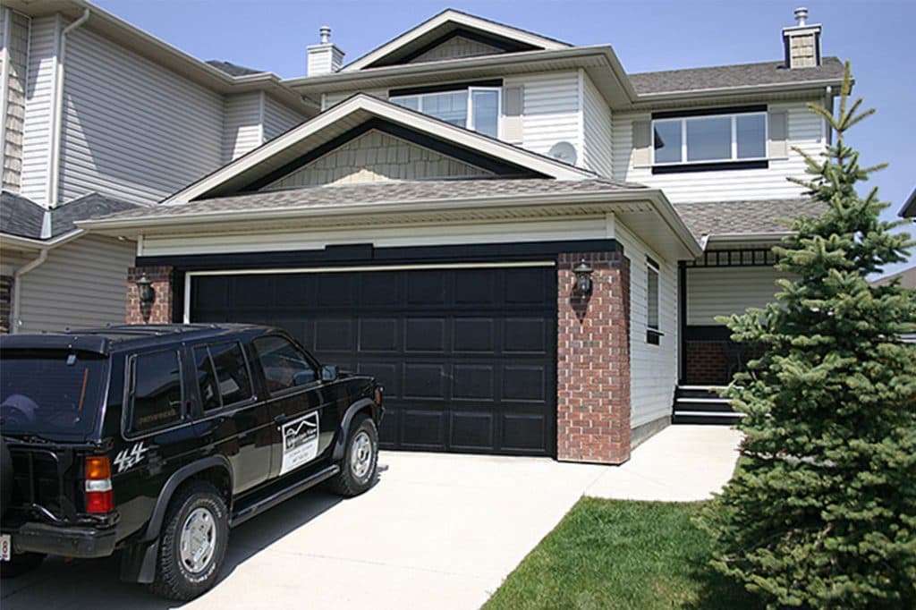 A freshly painted exterior from Mountianview Painters