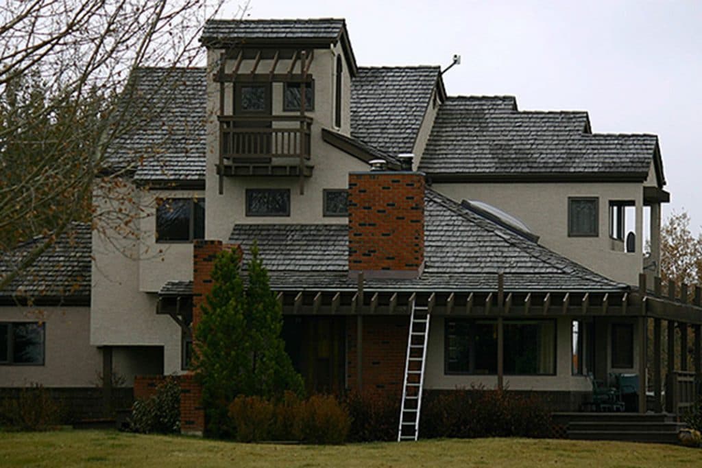 A freshly painted exterior from Mountianview Painters