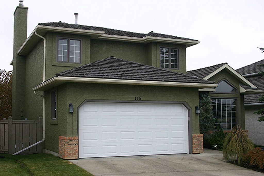 A freshly painted exterior from Mountianview Painters