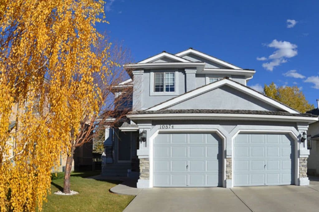 A freshly painted exterior from Mountianview Painters