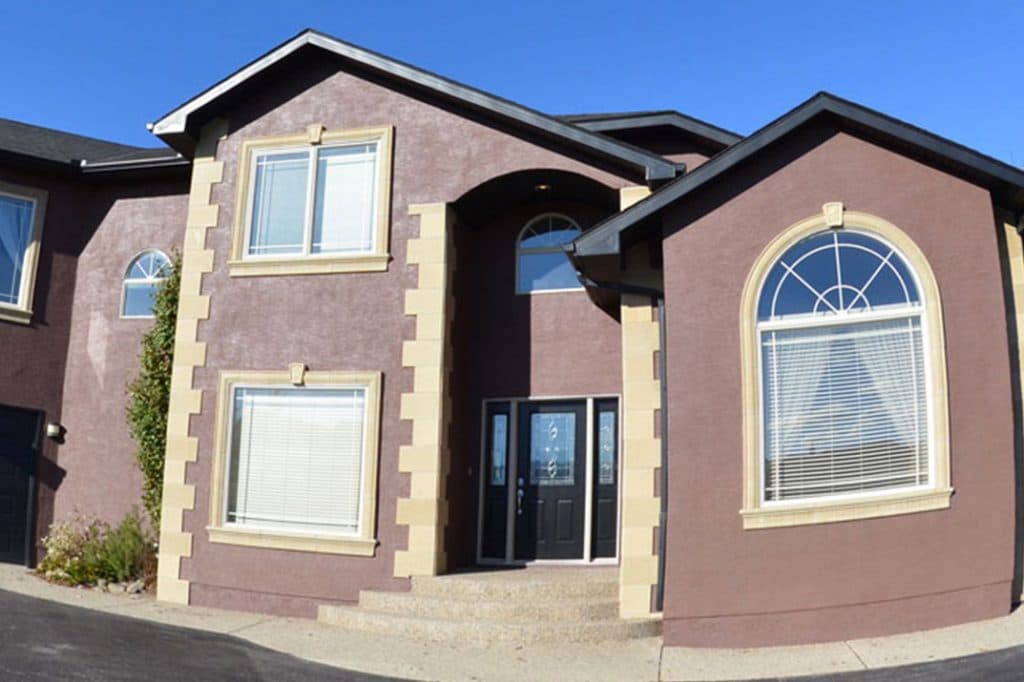 A freshly painted exterior from Mountianview Painters