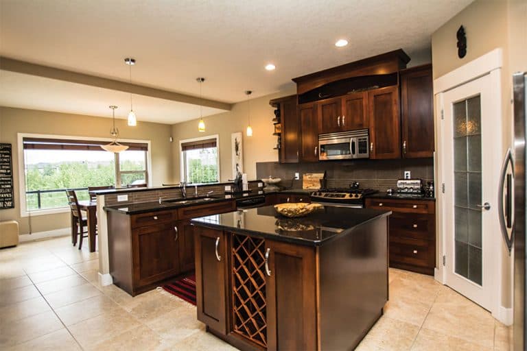 A freshly painted exterior from Mountianview Painters