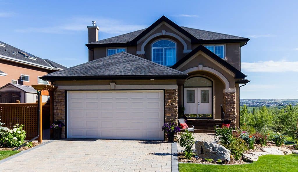 A freshly painted exterior from Mountianview Painters